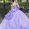 2024 Applicies Ball Gown Quinceanera klänningar axel och snörning tillbaka kristaller Sweet 16 Dress Pageant Party Cown