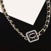 Mode kvinnors halsband hänge choker kedja 18k guld pläterad silver titan stål designer märke bokstav kristall pärla halsband bröllop smycken tillbehör