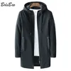 Miscele da uomo BOLUBAO Giacca a vento primaverile Leggera Moda Outdoor Impermeabile Giacche lunghe con cappuccio Uomo Trench casual antivento 231026