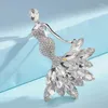 Brosches Fashion Crystal Mermaid Brooch Pin Korean Versaile Female Creative Personality Corsage Collar Sweater Accessories