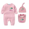 100% coton Nouveau-né Enfants Barboteuses Chapeau Ensembles Bébé Garçons Filles Vêtements De Marque Imprimer Combinaison Manches Courtes Combinaisons Chapeaux Bavoirs 3 Pièces Ensemble CYD23102702