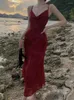 Casual Dresses French Retro Red Spaghetti Strap Birthday Split Long Dress Women Sexig Club Sleuppes Backless V-Neck Slim Party Evening