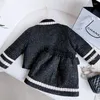 Ensembles de vêtements Girl 2 pièces Tweed set costume d'hiver Vêtements pour enfants en coton à veste rembourrée jupe enfants tenues classiques