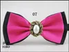 Laços 10 peças/lote novidade gravata borboleta masculina/mais de 10 tipos de cores opcionais/gemas de metal de folha de oliveira no design médio gravata borboleta 231027