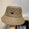 Chapeau de godet en cuir de designer Couleur unie Marque Pêcheurs Chapeaux Winte Hommes Femmes Designers Cap Trave Garden Mode Seaux de Noël Caps Sunhat