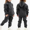 Kleidungssets 2pcs Herbst Kinder Set Winter Fleece Kinder Langarm Tracksuits Solid HoodieSweatshirt Hosen Freizeit Sport Unisex 231026