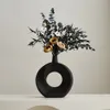 Vasen Nordischer Stil Keramik-Donut-Vase, moderne Heimdekoration, eleganter Blumenbehälter, einfaches Büro, Wohnzimmer, Ornamente, Tischdekoration 231027