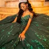 Blackish Green Glitter z ramionowej sukni piłki sukienki Quinceanera Sweet 16 Księżniczka Aplikacja koronkowe koraliki Suknie Vestidos de 15 anos