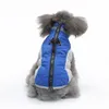 Manteaux d'hiver pour chiens de petite, moyenne et moyenne taille, gilet en polaire avec harnais intégré, combinaison de neige imperméable pour chien, veste d'hiver pour chien coupe-vent, rouge