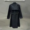 Uzun rüzgarlık ceket kadın çıkarılabilir iki aşınma yaka ile açık trençkot giyin