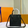 2022 high quality Luxury handbag High-quality retro organ diagonal bag Water ripple vertical shopping bags 03