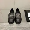 2024 Mokorka designerskie damskie buty buty płaskie pikowane mokasyny płaskie skórzane buty ccly dla damskiej luksusowe grube obcasy sprzętowe czarne buty beige d88