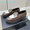 Calfskin Metal Loafers Designer Womens Loafer 100％リアルレザーオックスフォードシューズモカシンラグジュアリードレスシューズプラットフォームローファーサイズ35-41皮膚靴