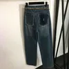 Hohe Taille, gerade Jeanshose für Damen, mit Kettengürtel, Jeanshose für Damen, bestickte Jeanshose mit Taschendesign