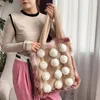 Torby wieczorowe faux futra pachowca dla kobiet luksusowa designerska torebka torebka 2023 w modnej fryzurze duże ramię w Pluszowym ramieniu