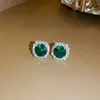 Ensemble de collier d'oreille carré en diamant émeraude de deux pièces de boucles d'oreilles tendance et élégantes petites et polyvalentes pour femmes