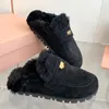 Autunno Inverno Nuovo tipo Pantofole Famose donne Designer Brand Lamiera metallica Baotou Mezze pantofole Vera pelle Testa tonda Peluche Suola morbida Antiscivolo Scarpe da donna