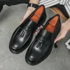 Klädskor loafers män plattform tjockt tassel formell affärsslipon bekväm herrläder casual oxford 231026