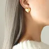 Koreanskt drama med koreanska flickor bleknar inte fast tung metall zirkon kärlek örhängen studie kvinnliga grossist smycken