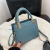 Yeni Tasarım Kadın Timsah Deseni Örgü Kırmızı Popüler Moda Çantası Gelişmiş Sense Moda Günlük Çok Çözümlü El Crossbody Çanta