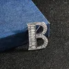 Broches Mode A à Z 26 lettres broche couleur argent cristal Alphabet anglais costume pour hommes Badge revers broche femmes hommes bijoux de fête