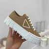 2022 Baskets Chaussures de créateurs Mode Casual Chaussures Classiques Femmes Espadrilles Rehaussent la toile et les mocassins en peau d'agneau véritable Bicolore Cap Toe par maison 34-40