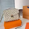 2023 Trend Luxury Fashion Designer Messenger Bag Ladies Handbag Messenger Bag Oxiderad läder axelväska handväska plånbok