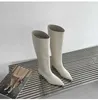 Novos produtos no outono e inverno Botas largas simples e elegantes versão coreana botas altas de manga pontuda botas de salto de gato de couro macio 231028