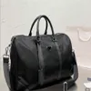 Luxury Nylon stor kapacitet Tote Handväska Kvinnor Män resespåsar Känd klassisk axel 2022 Designer Duffel -väskor fortsätter Luggag264o