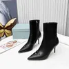 럭셔리 디자이너 Niki Liz Ankle Boots 뾰족한 블록 콘 힐 8.5cm 여성 디자이너 가죽 단체 스웨이드 콜드 부츠 하이힐 크기 35-41