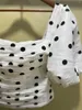 Kvinnor Bluses Women Shirt 2023 Tidig höst taffeta puffade ärmar med rufsad fyrkantig hals och kort polka-prick stil topp
