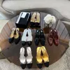 Kvinnliga balettlägenheter skor Slingbacks Sandal Ballerinas Sandaler Lady Leather Round Head Slides Luxury Temperament Buckle High Heeled Shoes