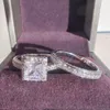 Femmes Designer de luxe double anneaux carré moissanite diamant brillant anneaux bijoux PT950 plaqué petite amie cadeaux fiançailles bague de mariage ensemble 1876