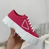 2022 Baskets Chaussures de créateurs Mode Casual Chaussures Classiques Femmes Espadrilles Rehaussent la toile et les mocassins en peau d'agneau véritable Bicolore Cap Toe par maison 34-40