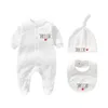 Tenues assorties pour la famille Tenue de naissance personnalisée avec chapeau Ensemble de vêtements à bretelles Ensemble de body pour bébé personnalisé Cadeau de douche Coming Home 231027