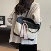 Grand sac à bandoulière rétro pour femmes, nouvelle classe, grande capacité, sac de transport décontracté, voyage ouvert, cadeau de noël