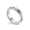 2024 vendita calda designer serie T marca anelli di nozze classici gioielli di alta qualità uomini donne coppia anello di diamanti pieno stile moderno accessori moda all'ingrosso