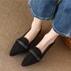 Robe chaussures femme en vente 2023 marque été bout pointu oxfords pompes pour femmes élégant carré talon bas sexy slip bureau dame sandale