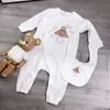 Bébés tout-petits mode coton barboteuses designer lâche barboteuse douce avec bavoirs mignon bébé été automne imprimer lettre combinaisons pour enfants enfants fille garçons vêtements