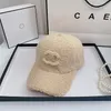 Francia Cappello a secchiello stile parigino cappello firmato lusso Guerra m Cappello a secchiello peloso uomo e donna fascino elegante Tendenza moda casual quattro stagioni regali cappello a canale invernale