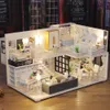 Docka hus tillbehör montera diy trähus dollhouse kit trä miniatyr dollhus miniatyr dollhouse leksaker med möbler LED -lampor gåva 231027