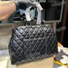 Large Capacity Portable Women Shopping Shoulder Bag Matelasse Chain Leather Quilted Luxury Handbag Gold Silver Hardware Crossbody Travel Suitcase Sacoche 39CM