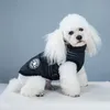 新しいクロスボーダーペットの衣類防水と暖かい犬のコットンコート冬のスキーウェア胸部統合綿ベストの卸売