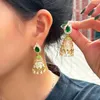 Orecchini pendenti CWWZircons Top verde brillante brillante Cubic Zirconia pavimentato pendenti con frange per la festa nuziale Jhumka Jhumki Gioiello CZ605