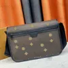 M46328 MĘŻCZYZNA TORB PROJEKTER TOSP WSPANIESKOWANE TOBOSED PŁADOWE TORBY RAMPER TOPOTA WYBÓR ARCHY Crossbody Bag na 15-calową torebkę laptopa 35 cm Business Leisure Tekska