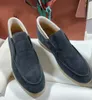 Loro Piano Loro Pianaa Charms Loafers Chaussures Fashion Designer Walk Suede Loafers High Top Genuine Mens en cuir Slip décontracté sur les plats pour hommes Sports Robe Shoe 36-47 Boîte