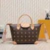 Designertas Coussin PM Schoudertassen Mode Crossbodytassen Draagtas met ketting Echt lederen handtas Portemonnee etui Brede banden Embossing Letters Afneembare bandjes Dame