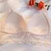 BRAS BACKLESS BRALETTE Kvinnor Invisible BRA Lace Brassiere Sexig låg rygg underkläder Trådlös topp sömlösa underkläder andningsbara Sujetador 231027