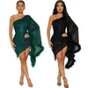 Robes décontractées Paillettes scintillantes Slash Cou Femmes Robe de soirée irrégulière Automne Hiver Plume de Noël à la mode Mini Bodycon