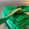 10A Üst Düzey Replikasyon BV'nin Şeker Kaseti Çantaları Tasarımcı Cowhide Mnited Kadın Yastıklı Mini Çanta 12cm FSHION GERÇEK DERİ Yeşil Altın Çantalar ÜCRETSİZ Nakliye VV034